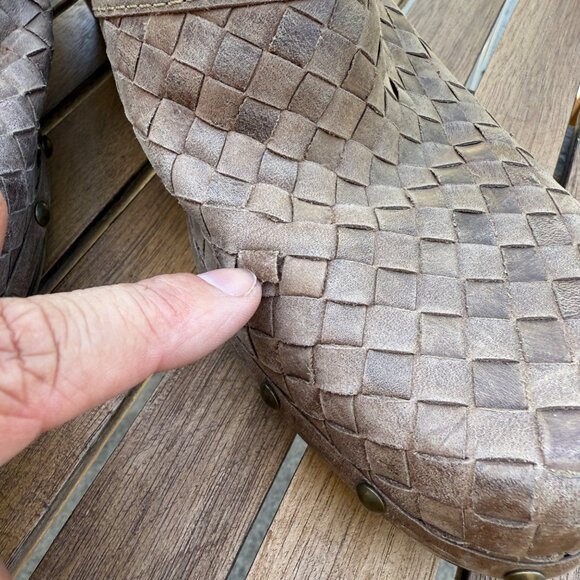 Brown Woven Leather Bass Clogs With Wooden Soles & Brass Studs Size 10 - Picture 4 of 8